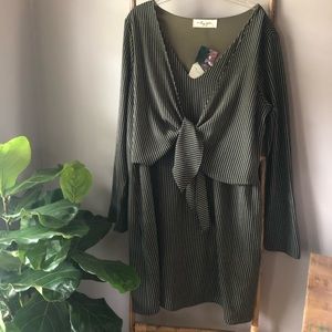 Cutest tie in front dress!!